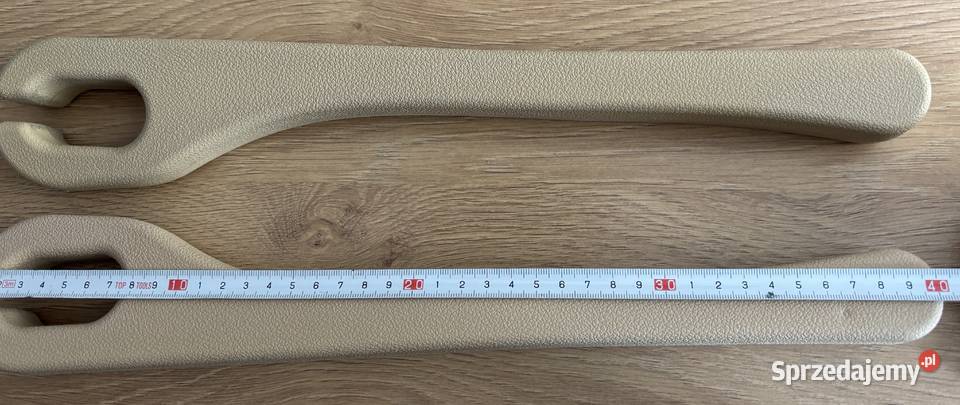 Wypełniacz szczelin między fotelem a konsolą w Szczecin