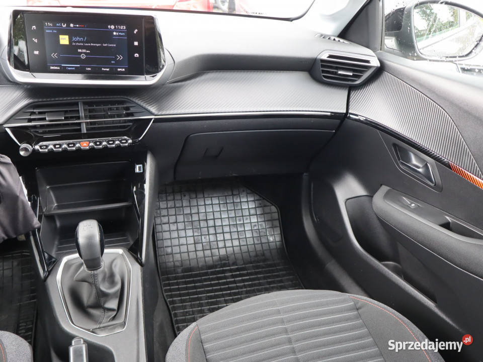 Peugeot 208 12 PureTech gniazdo USB śląskie Katowice