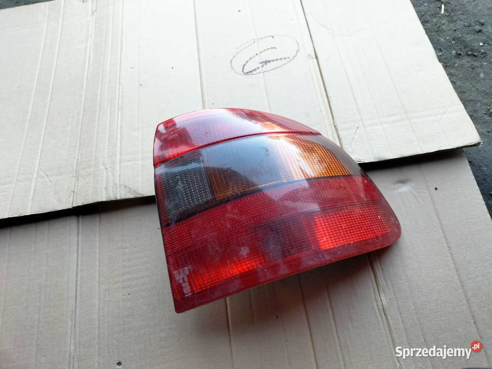 ASTRA F SEDAN LAMPA TYŁ TYLNA PRAWA WKŁAD LAMPY Kamień-Kolonia sprzedam
