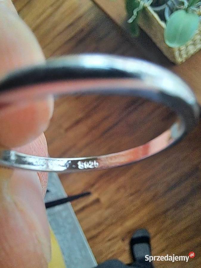 5 nowych pierścionków chyba srebrnych średnica