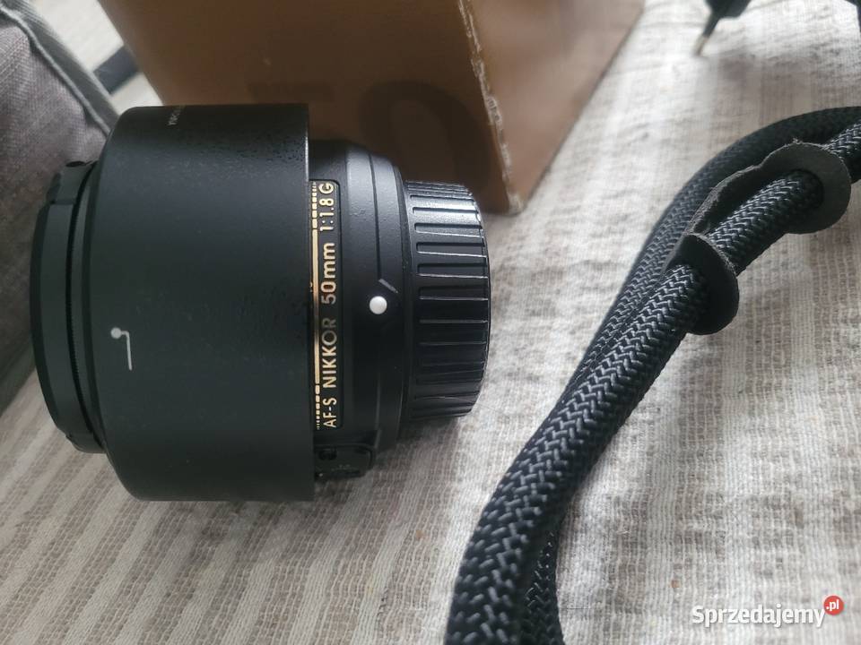 Aparat Nikon D3500 dwa obiektywy dwie baterie sprzedam