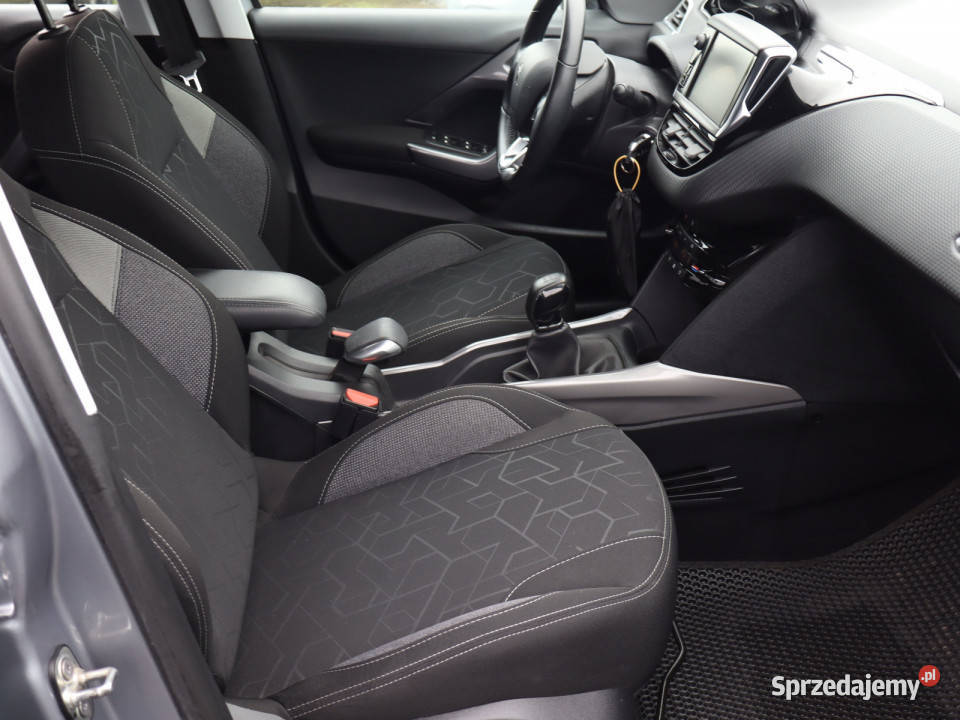 Peugeot 2008 12 PureTech Bielany Wrocławskie