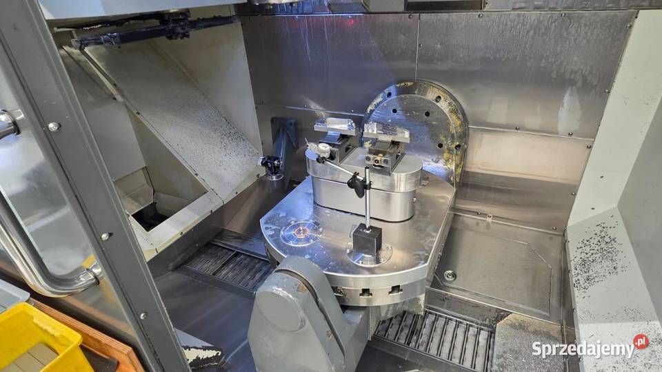 HAAS UMC750SS 2016 5osiowe centrum CNC 40