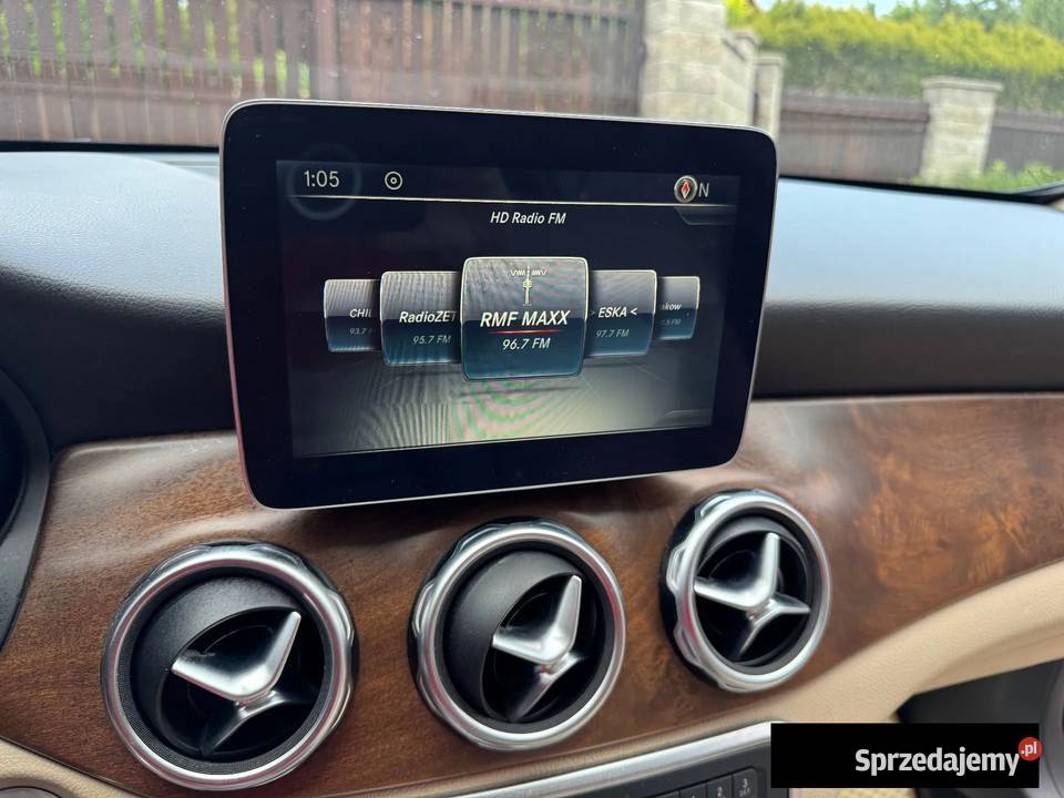 MercedesBenz GLA 20 Benzyna 250 4X4 211 2017r małopolskie Narama