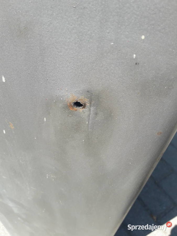 Stara metalowa szafka narzędziowa z okresu PRL u Gdynia