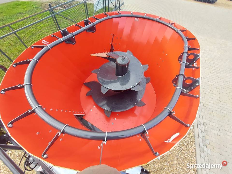 Wóz paszowy AGL Twister 8m3 Rząśno