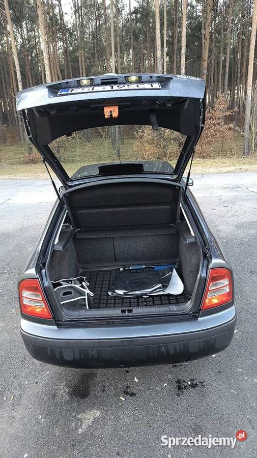 Skoda Octavia 16 MPI 102 2006r mały przebieg
