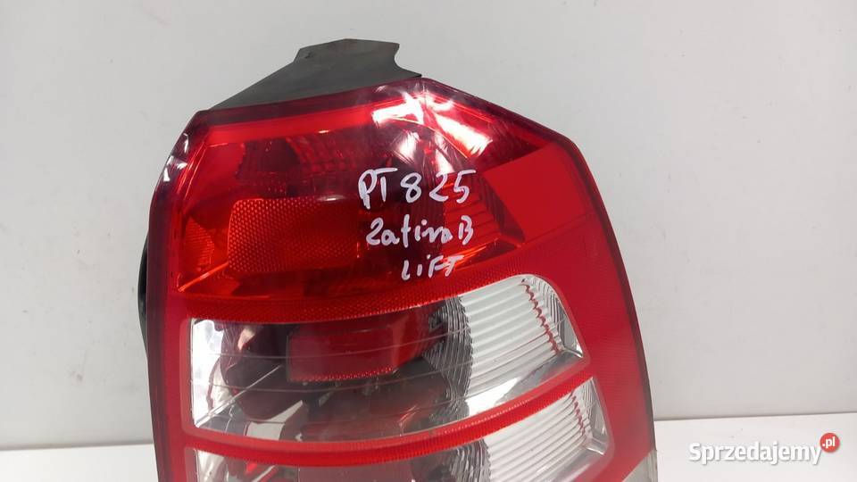 OPEL ZAFIRA B LIFT VAN LAMPA TYŁ PRAWA Zbierkowo