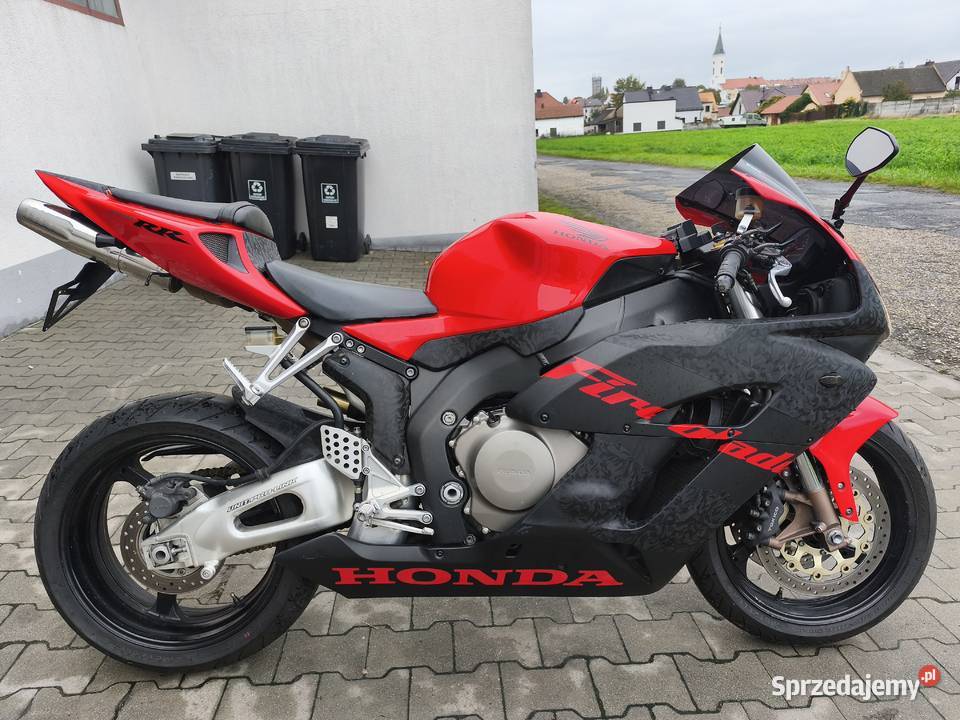 Honda CBR 1000RR CBR1000 RR CBR 1000 RR benzyna Honda Ligota Dobrodzieńska