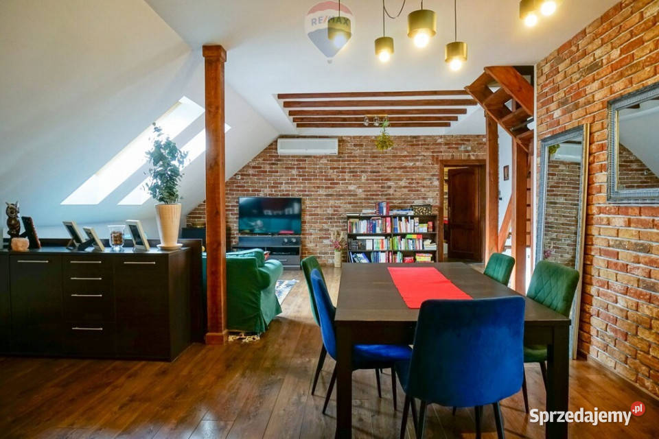 Dom 275m2 z usługowym parterem Żyrardów Rok budowy 2009