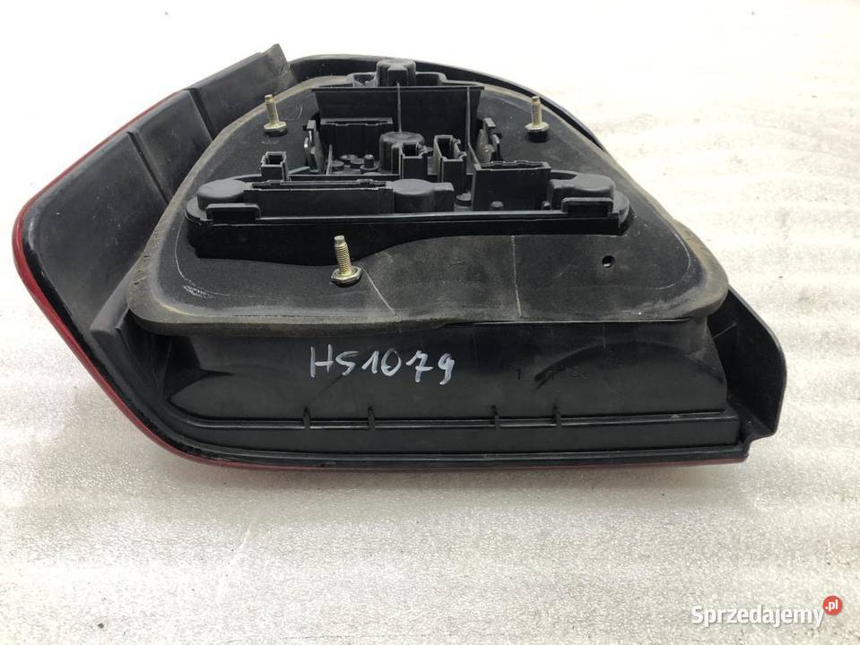 LAMPA PRAWY TYŁ VOLKSWAGEN GOLF III 1H6945257