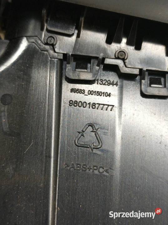 KRATKI NAWIEWU ŚRODKOWA DESKI EU 9800167777 Wyposażenie wnętrza