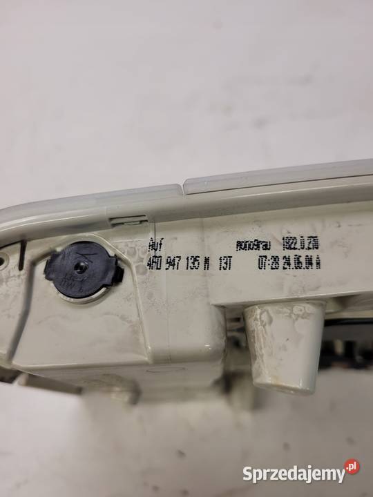 LAMPKA OŚWIETLENIE KABINY AUDI A6 C6 4F0947135M Przystajń
