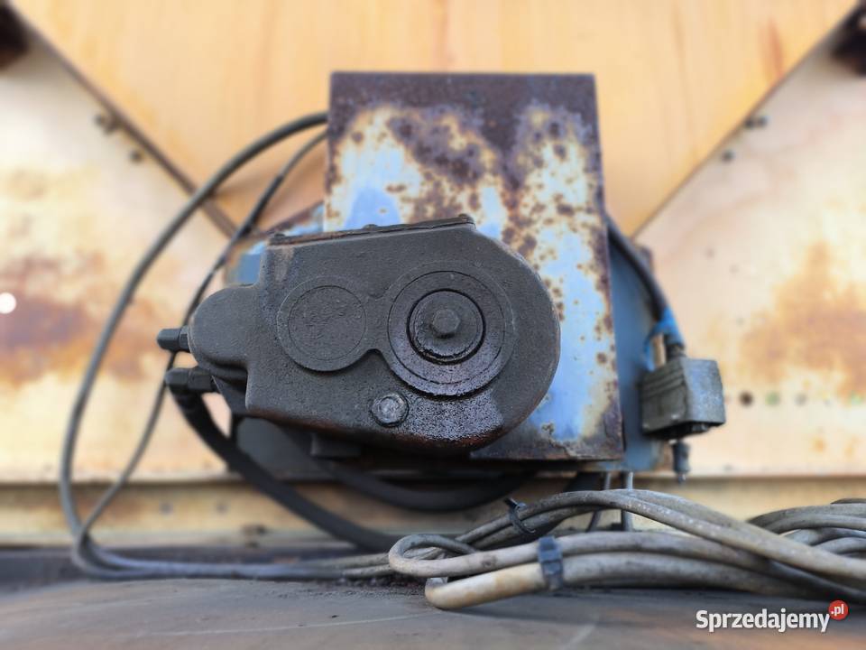 solarka piaskarka pług odśnieżny do śniegu Arvel Tarnobrzeg