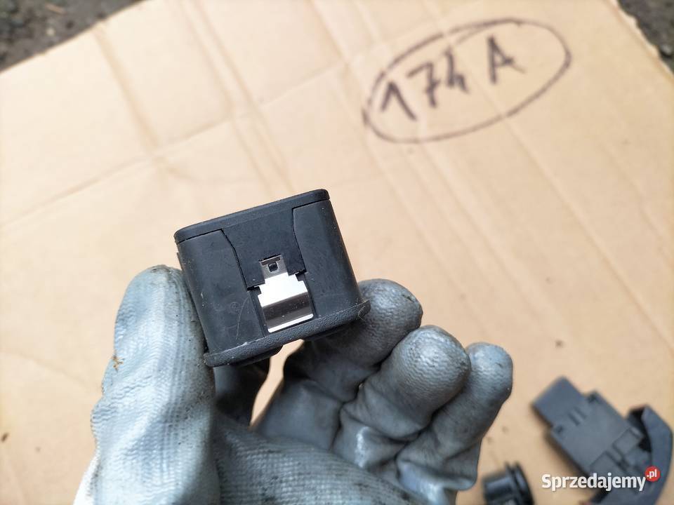 CORSA C 24409205 PANEL PRZEŁĄCZNIK SZYB Kamień-Kolonia