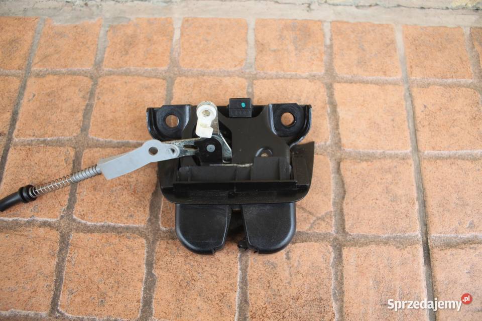 ZAMEK KLAPY TYŁ BAGAŻNIKA AUDI A4 B6 AVANT KOMBI