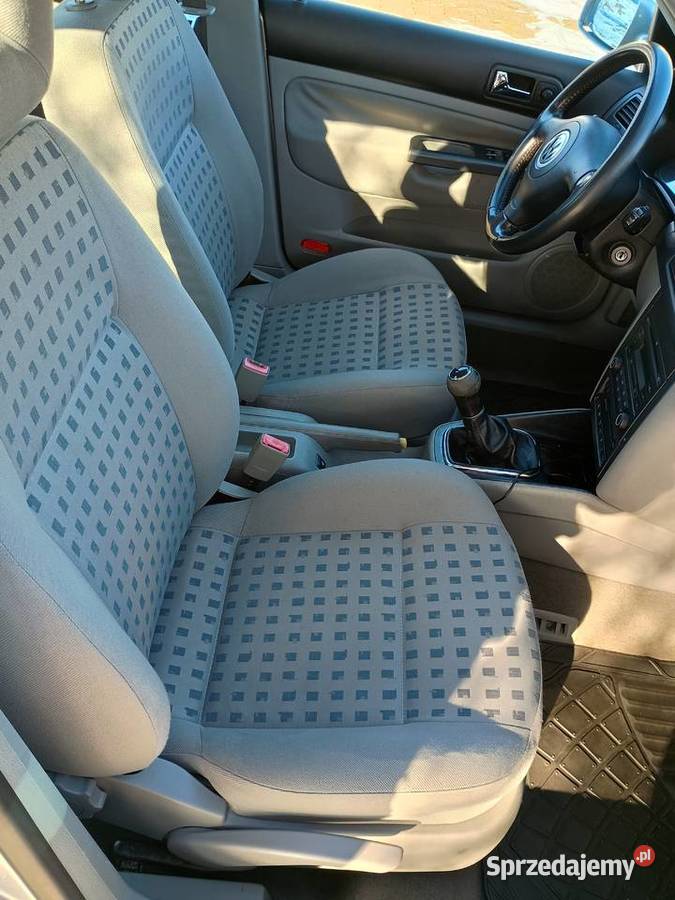 SUPER STAN Bora z 2001 r benzyna 14 216000km