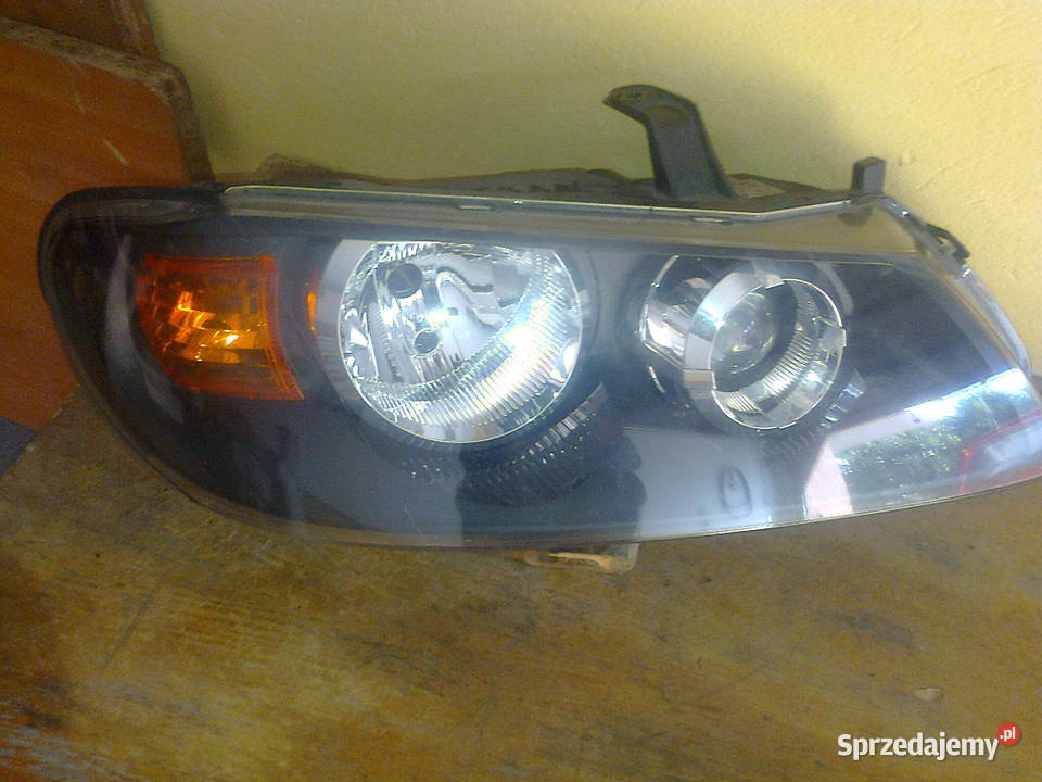 Lampa przód Nissan Almera osobowe Motoryzacja