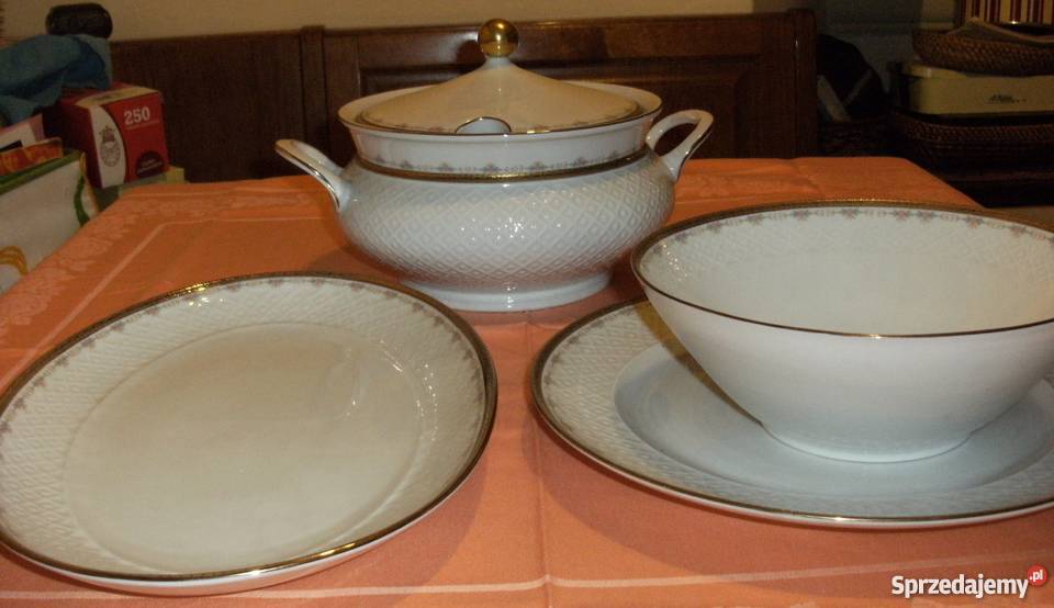 4 części serwisu obiadowego starej porcelany
