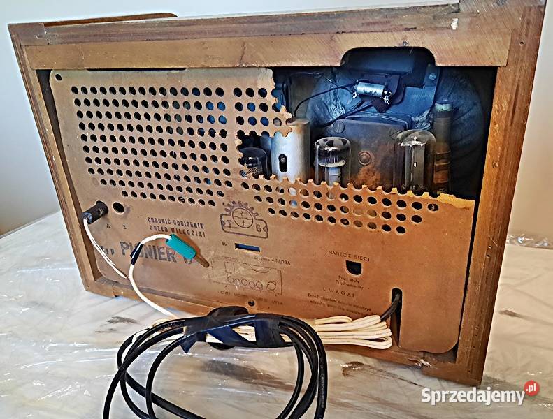 Radio zabytkowe Pionier U drewniana obudowa Antyki