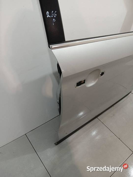 DRZWI PRAWE PRZÓD O8 Ford Kuga I 20082012