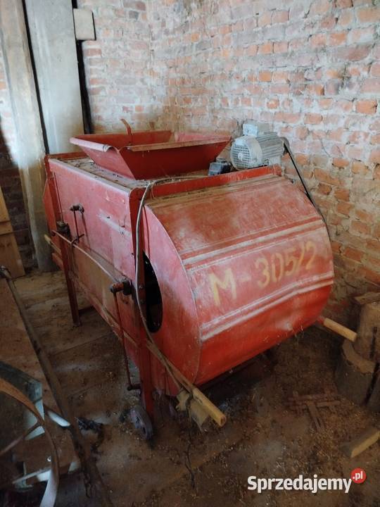 Młynek do zboża z silnikiem elektrycznym