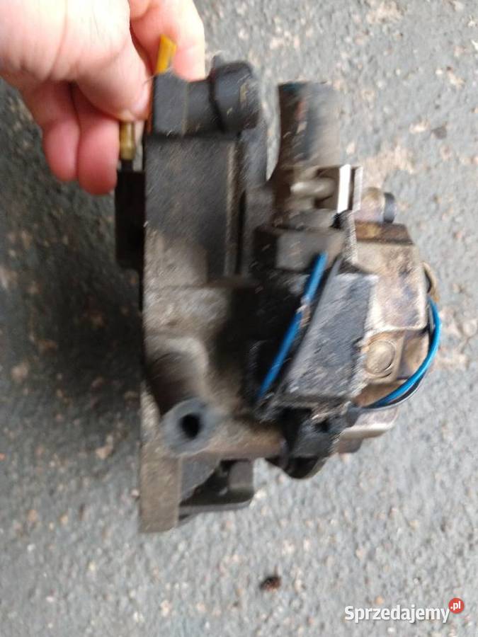 GAŹNIK MONOWTRYSK OPEL VECTRA A 18  Rok produkcji 1991 Lębork
