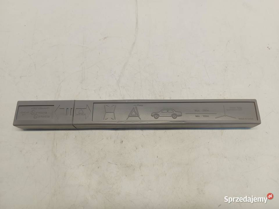 Jaecoo 7 PHEV 2025r trójkąt ostrzegawczy drogowy