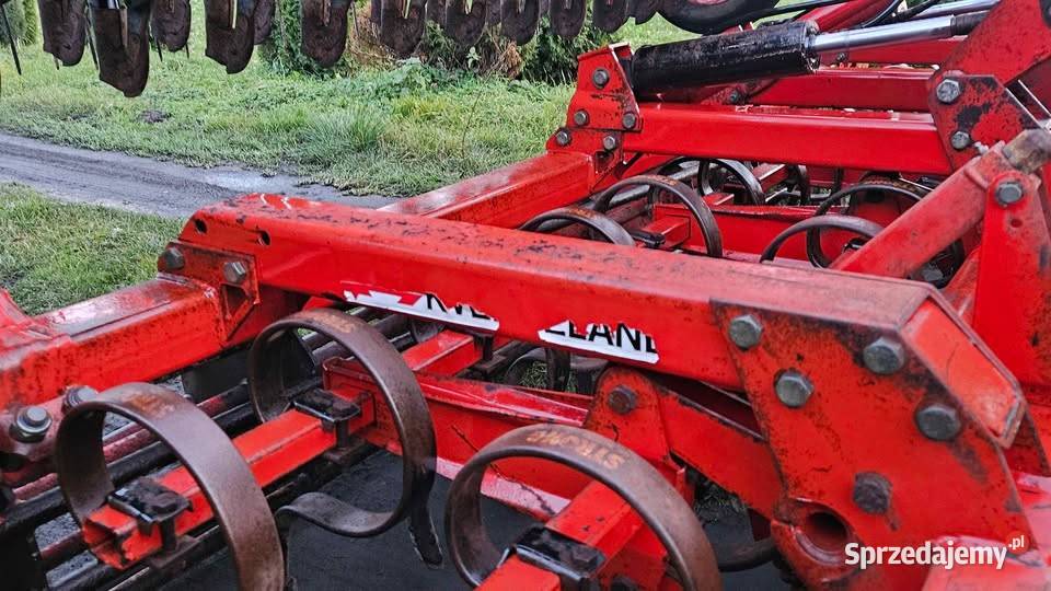 Agregat uprawowo siewny przedsiewny Kverneland Dzierzbin