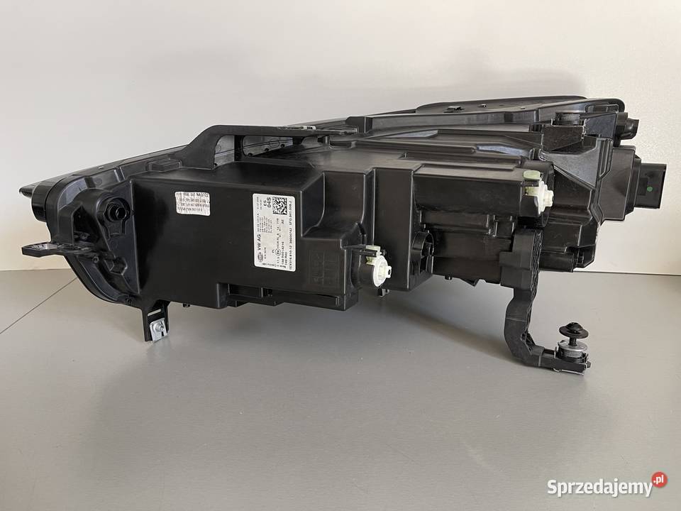 CUPRA FORMENTOR LIFT PRAWA LAMPA FULL LED Lampy przednie Ostroróg