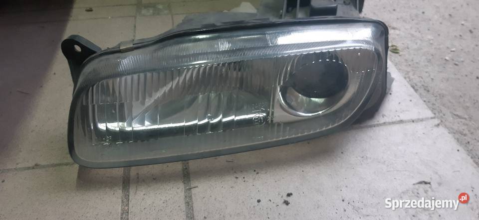 Sprzedam lampe do mazdy 323f