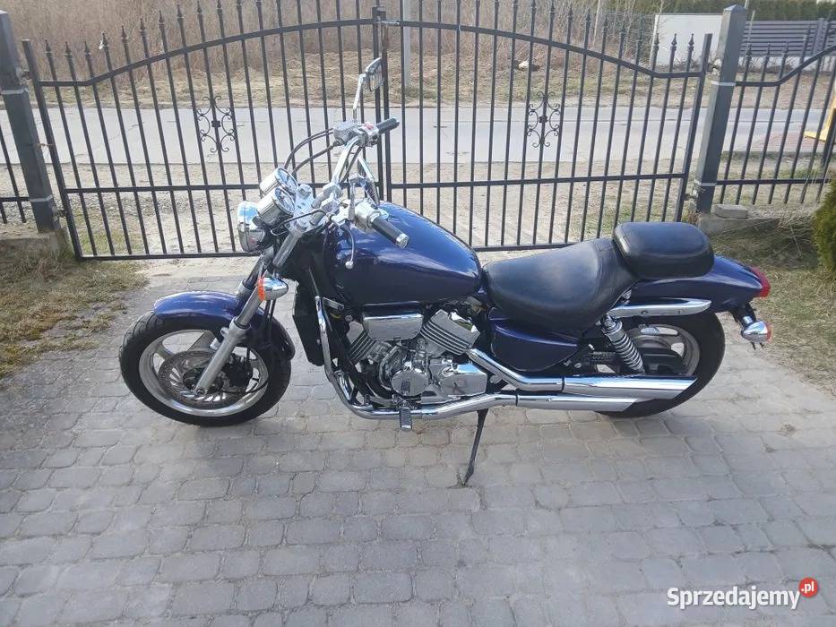 Honda Magna VF750C V4