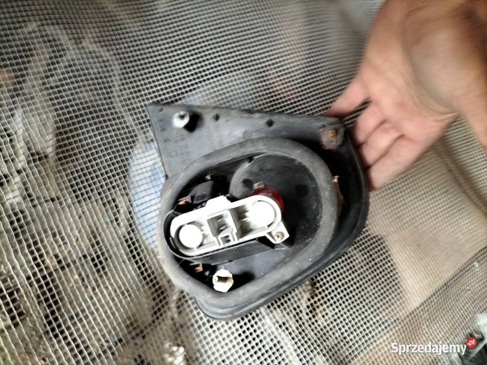 Mitsubishi Carisma LAMPA TYŁ TYLNA KLAPA Oświetlenie Motoryzacja Kamień-Kolonia