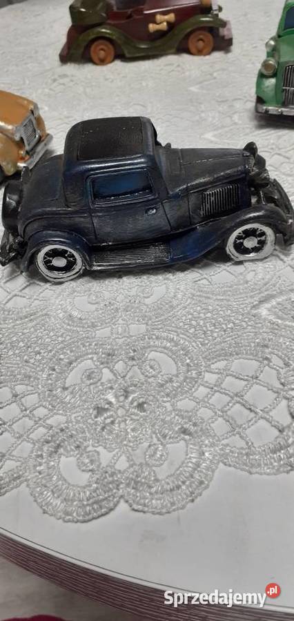 Stare kolekcjonerskie metalowe autko zabawka Chojna