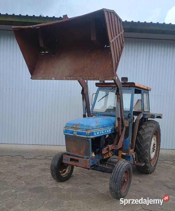 traktor Leyland 255 z ładowaczem Końskowola