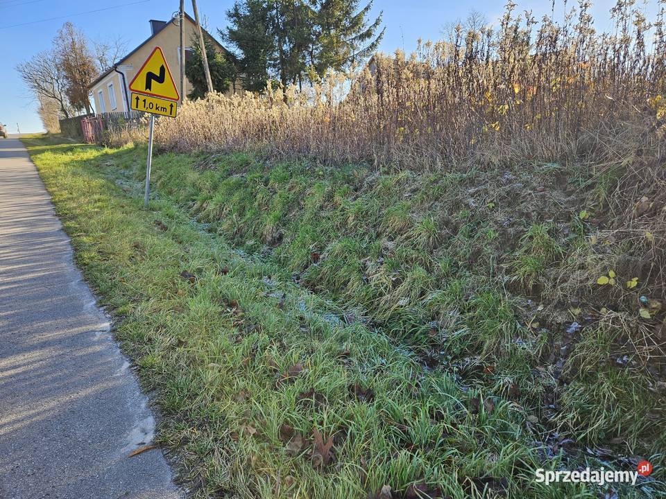 działka w otoczeniu zabudowy jednorodzinnej i