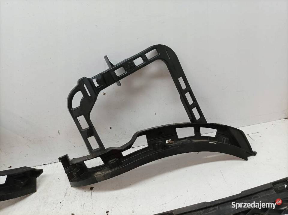 ŚLIZG ZDERZAKA TYŁ KOMBI 3AF807394 3QF807377 VW świętokrzyskie