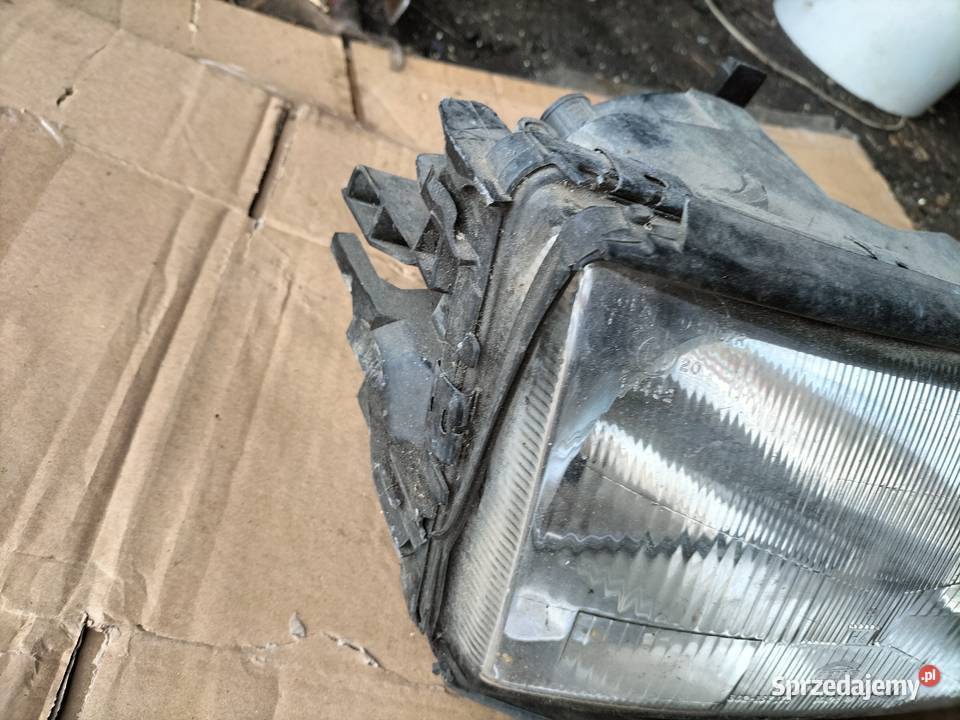 LAMPA PRZÓD PRZEDNIA PRAWA REFLEKTOR PRAWY AUDI Kamień-Kolonia