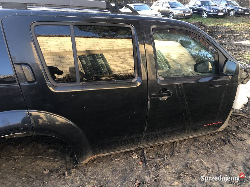 NISSAN PATHFINDER R51 NAVARA D40 częsci cwiartka