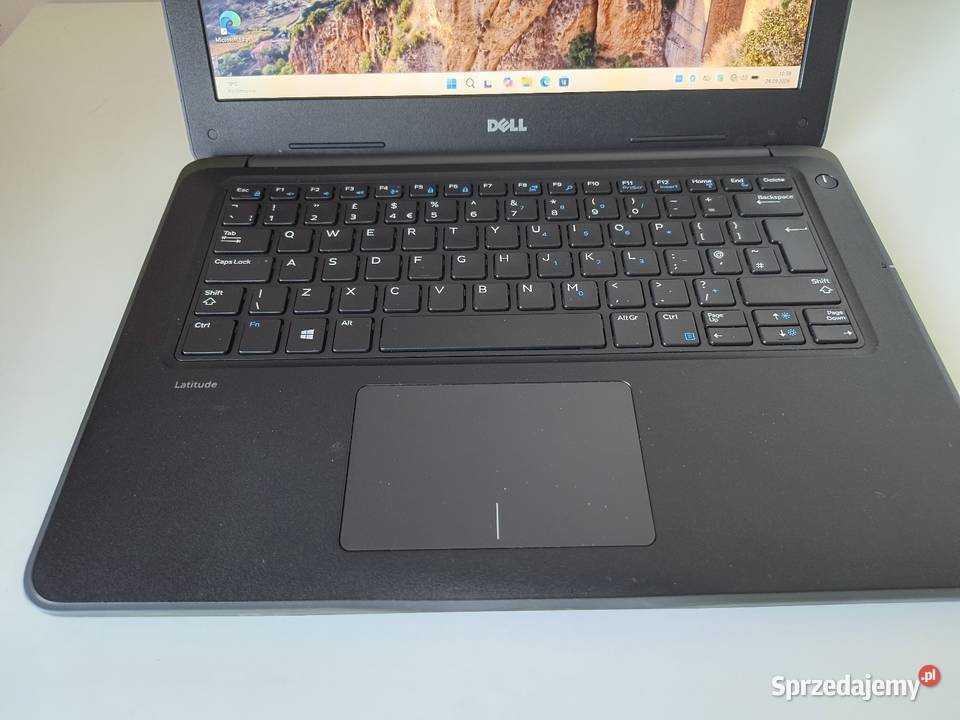 Laptop Dell Latitude 3380i36thSSD1284Gb ram Granowo