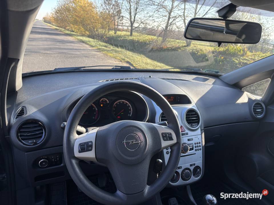 Opel Corsa d 12 2014 pierwszy właściciel lakier metallic Września
