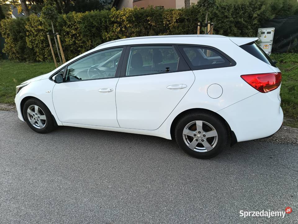 KIA Ceed 14 Benzyna 2016 Bezwypadkowa stan 32 nieuszkodzony Pabianice