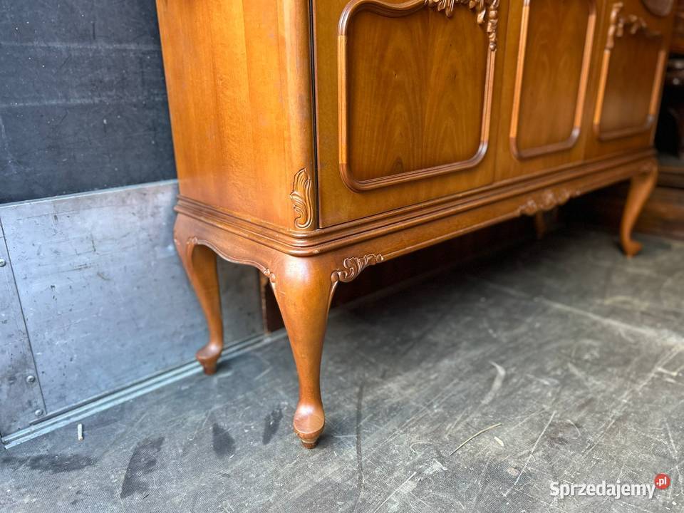 Piękna witryna do salonu Bielawa