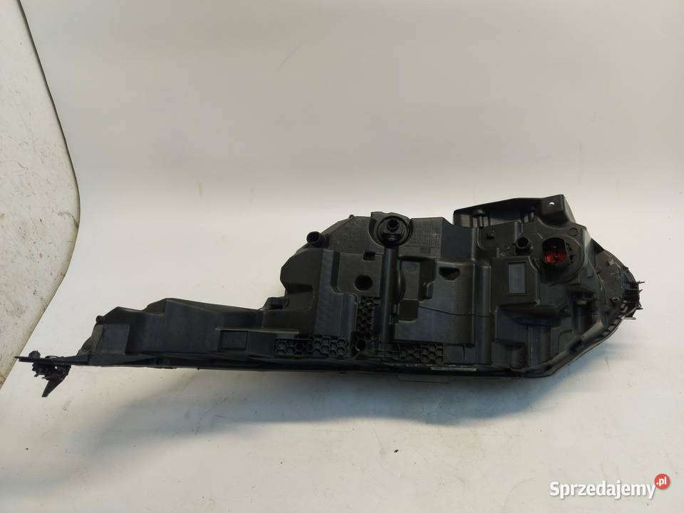 Range Rover VELAR L560 20d 2021r lampa prawa