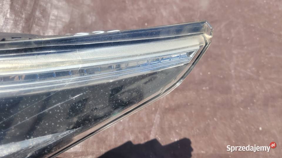 TOYOTA AVENSIS T27 LIFT LEWA LAMPA PRZÓD śląskie Ruda Śląska