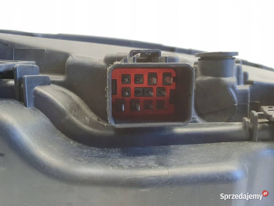 LAMPA Volvo S80 II V70 III XC70 LEWY PRZÓD lewa Lampy tylne Rudka