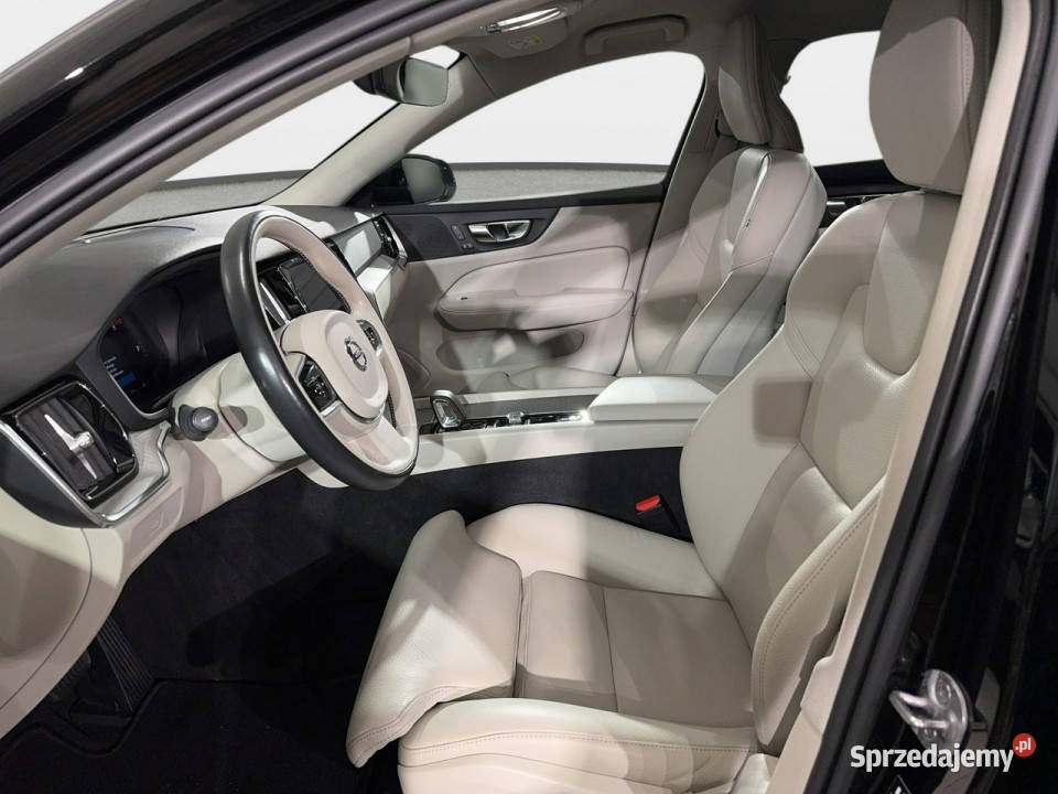 Volvo V60 Cross Country VAT 23 20B4 mHEV D 197 Myślenice