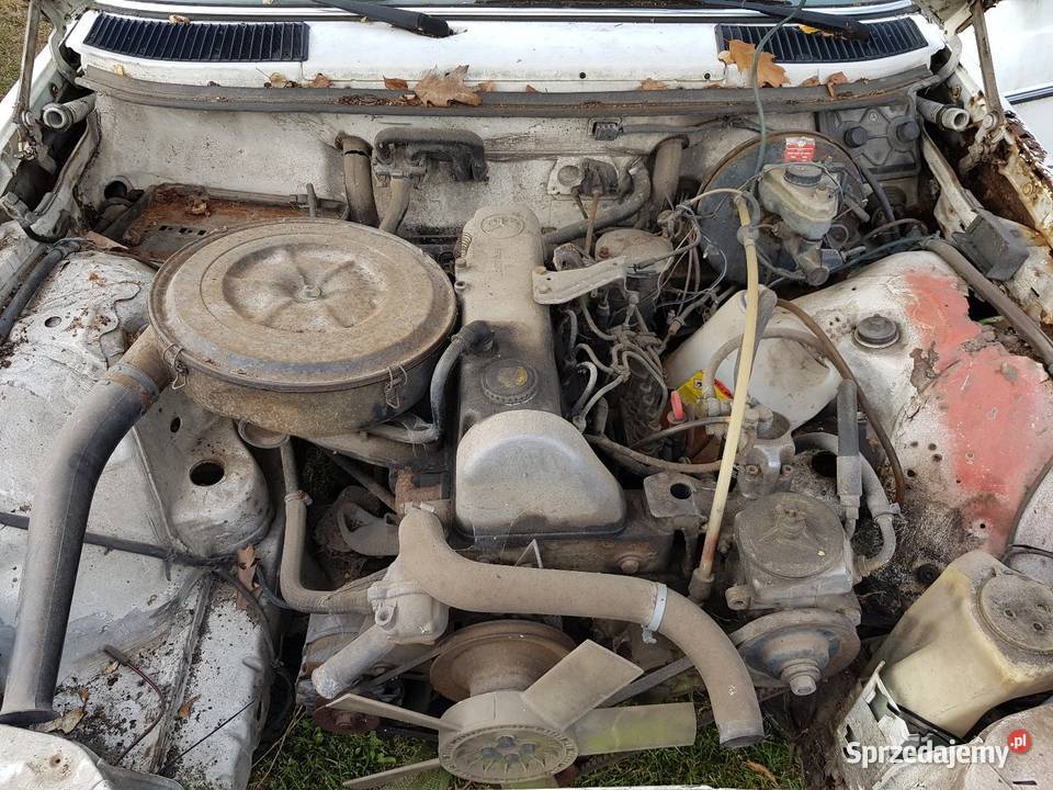 Merceded w123 diesel 24 4 cylindry 20 uszkodzony W123 Kuryłówka