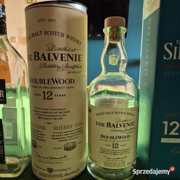 Butelki i kartony 12letnich whisky dolnośląskie Domasław