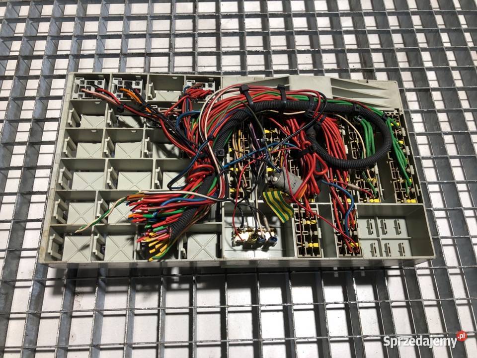 SKRZYNKA BEZPIECZNIKÓW SCANIA PGRT series